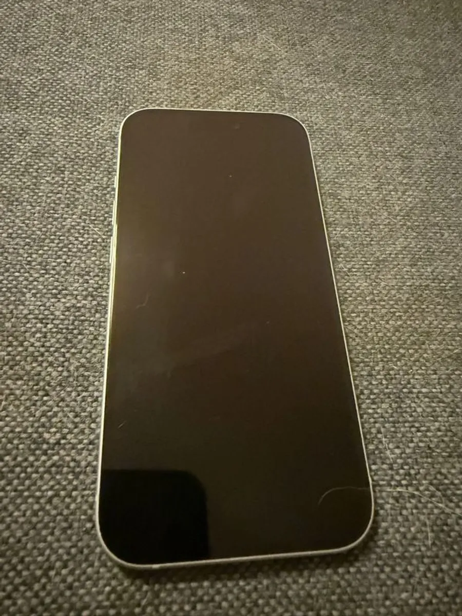 iPhone 15 - Image 1