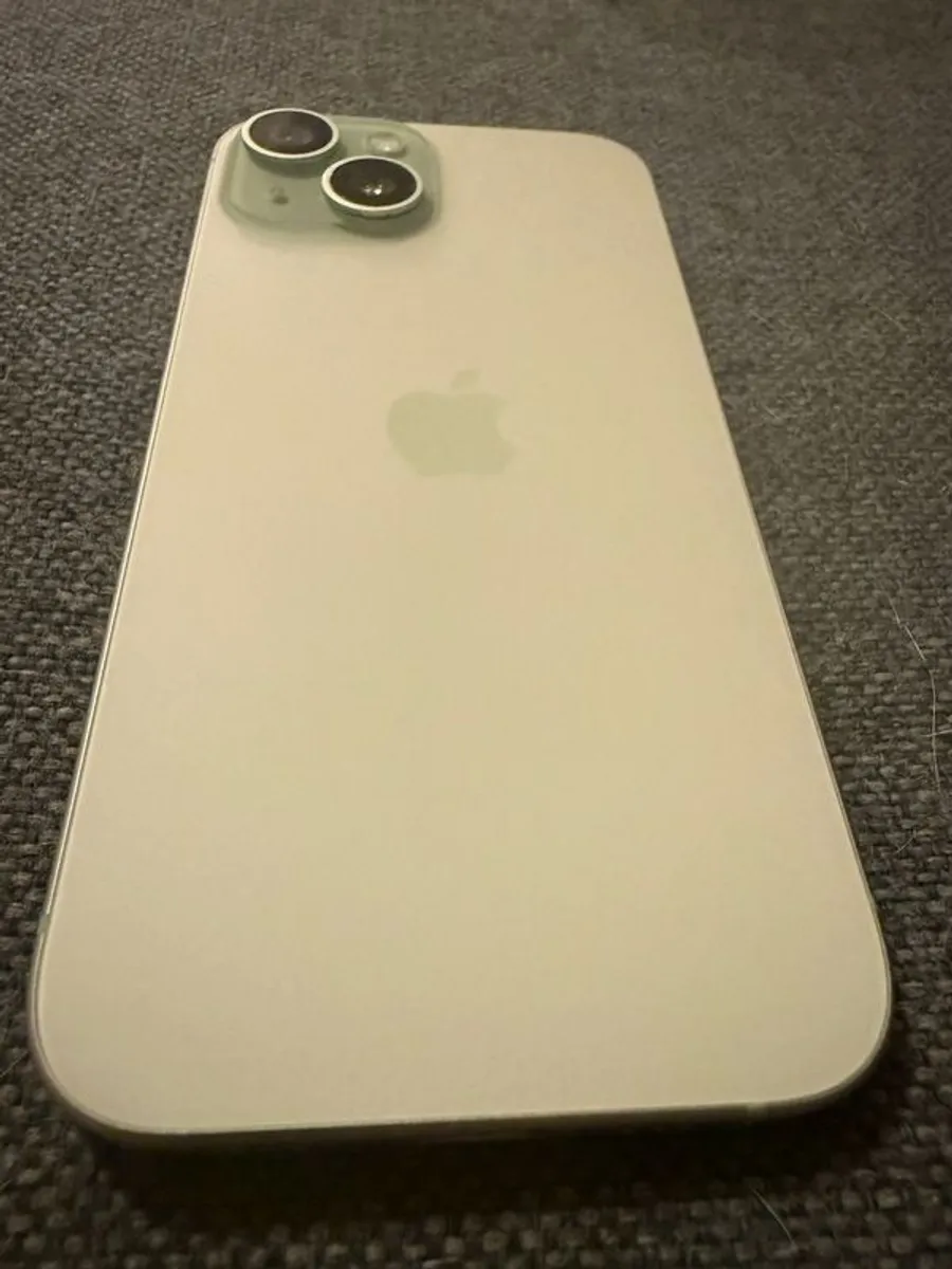 iPhone 15 - Image 2
