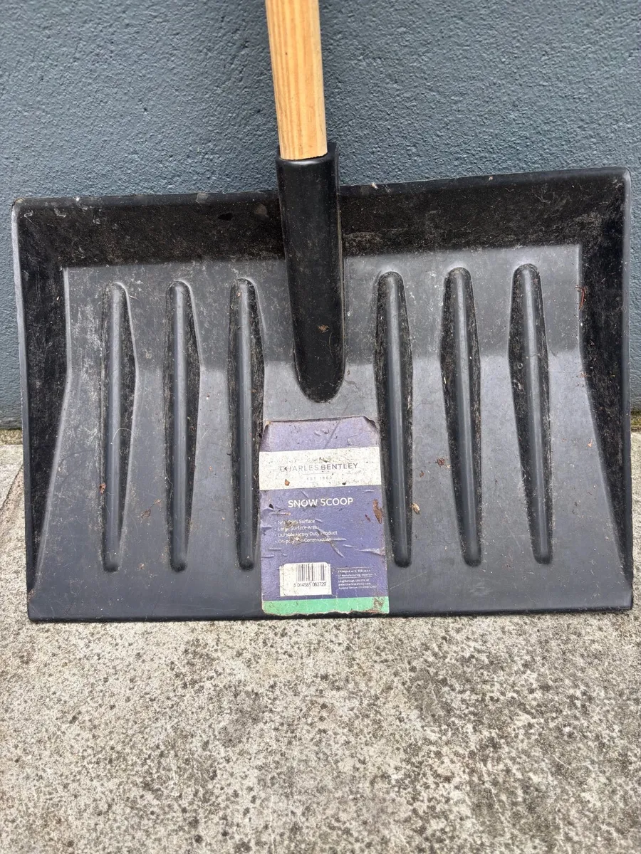Snow shovel - Image 2