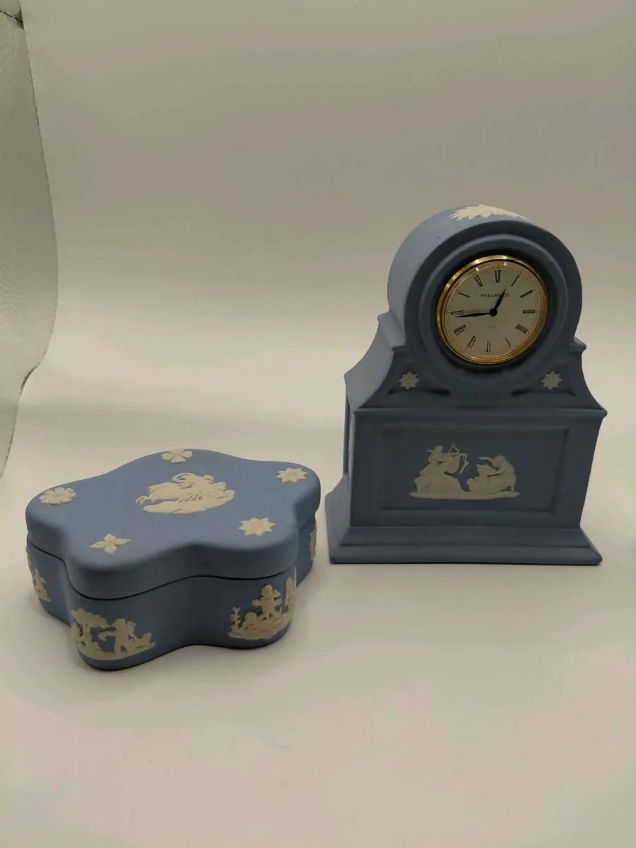 Wedgwood Jasperware set - Image 2