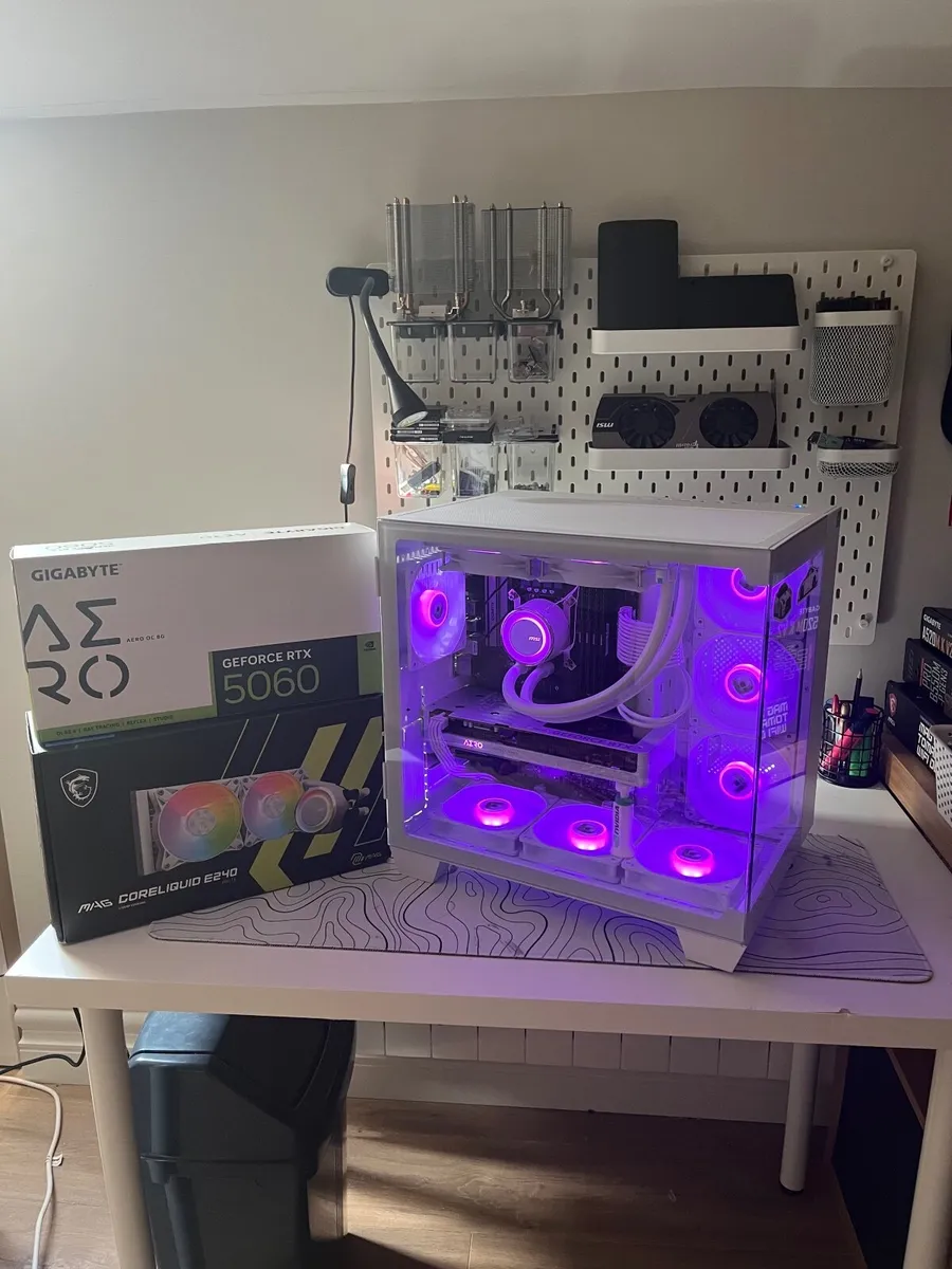 White custom gaming PC - Image 4