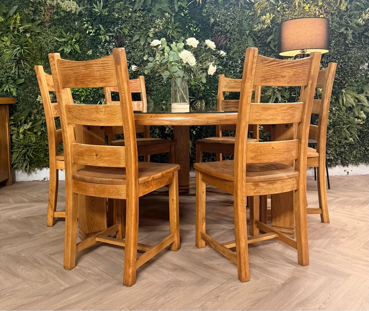Round Danube oak kitchen table & 6 chairs - Image 1