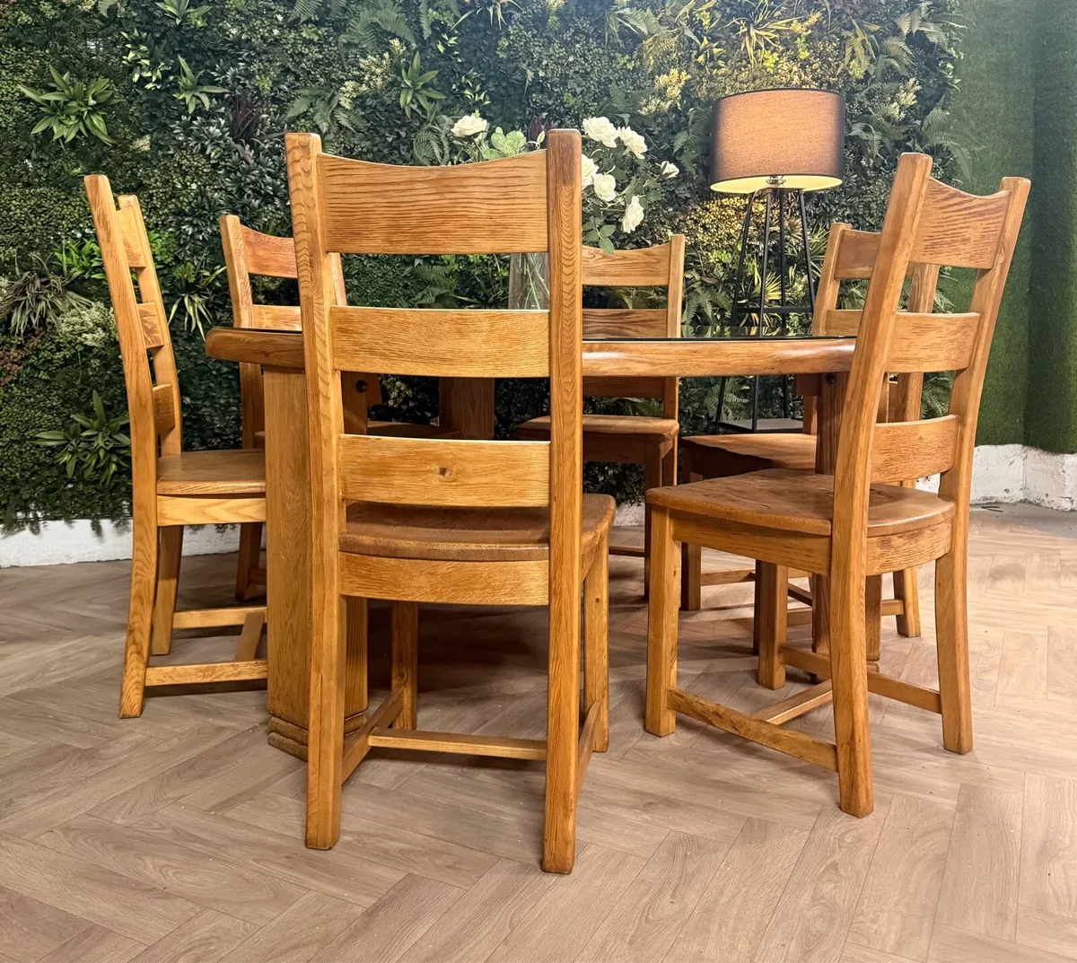 Round Danube oak kitchen table & 6 chairs - Image 2