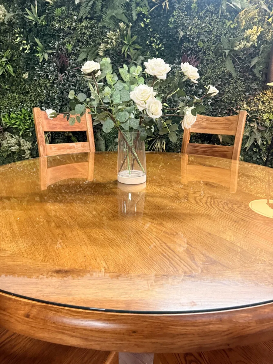 Round Danube oak kitchen table & 6 chairs - Image 4