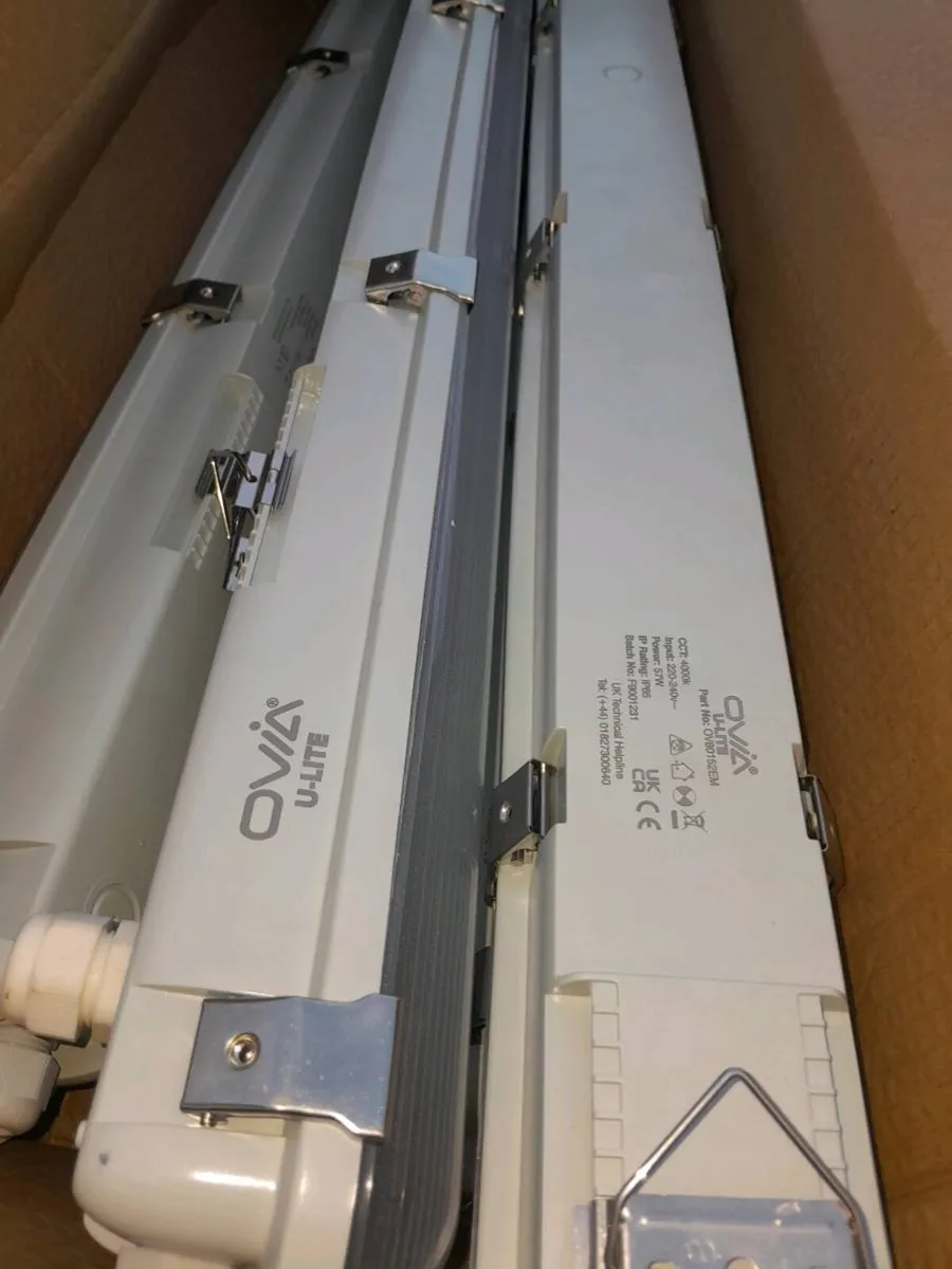 Light Fittings 5ft led corrosion proof - Image 2