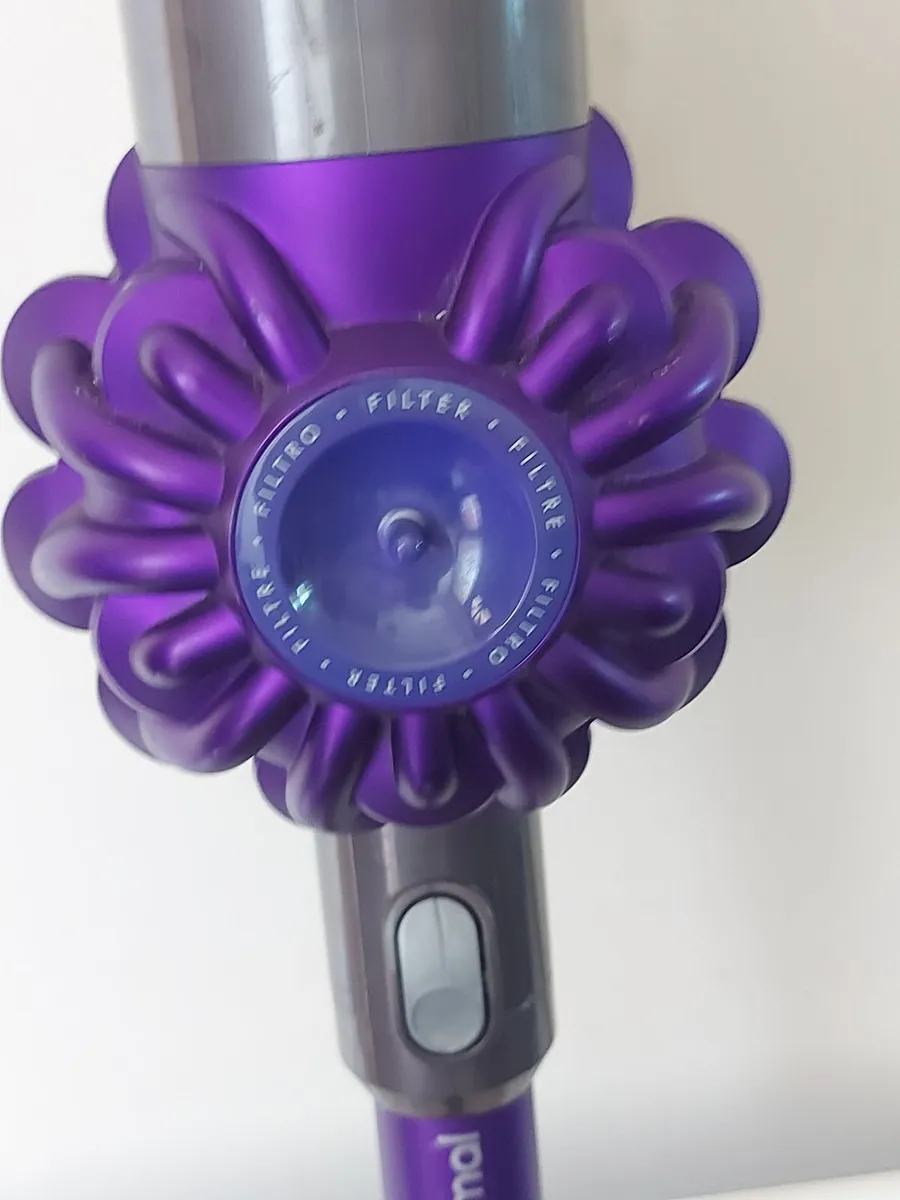 DYSON V6 Animal Vacuum Cleaner in excellent Condit - Image 2