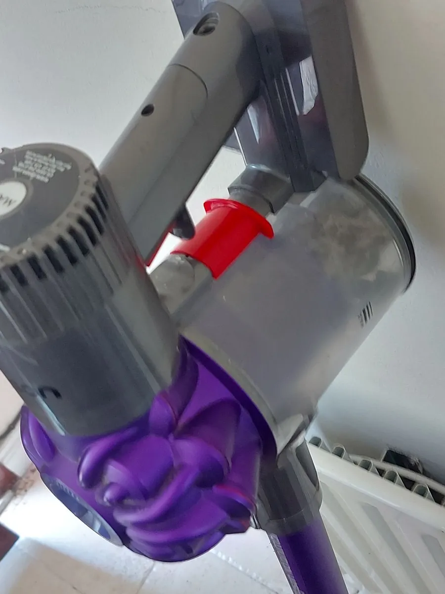 DYSON V6 Animal Vacuum Cleaner in excellent Condit - Image 4