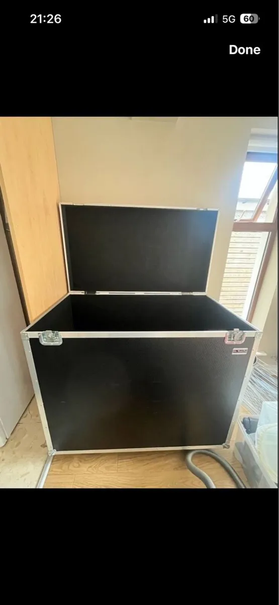 Extra large Storage box on lockable wheels - Image 1