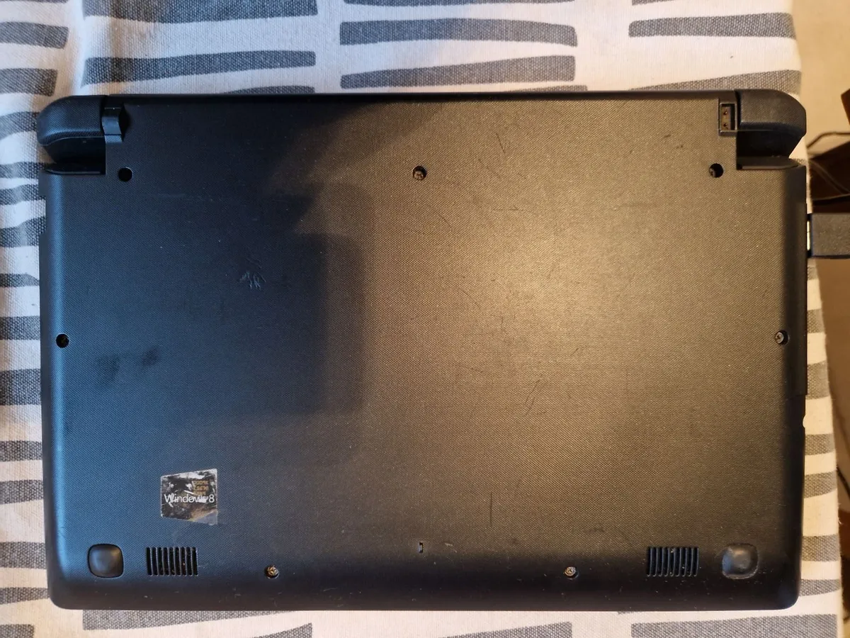 Lenovo Ideapad Laptop, N2840 2.16GHz, 4GB RAM - Image 2