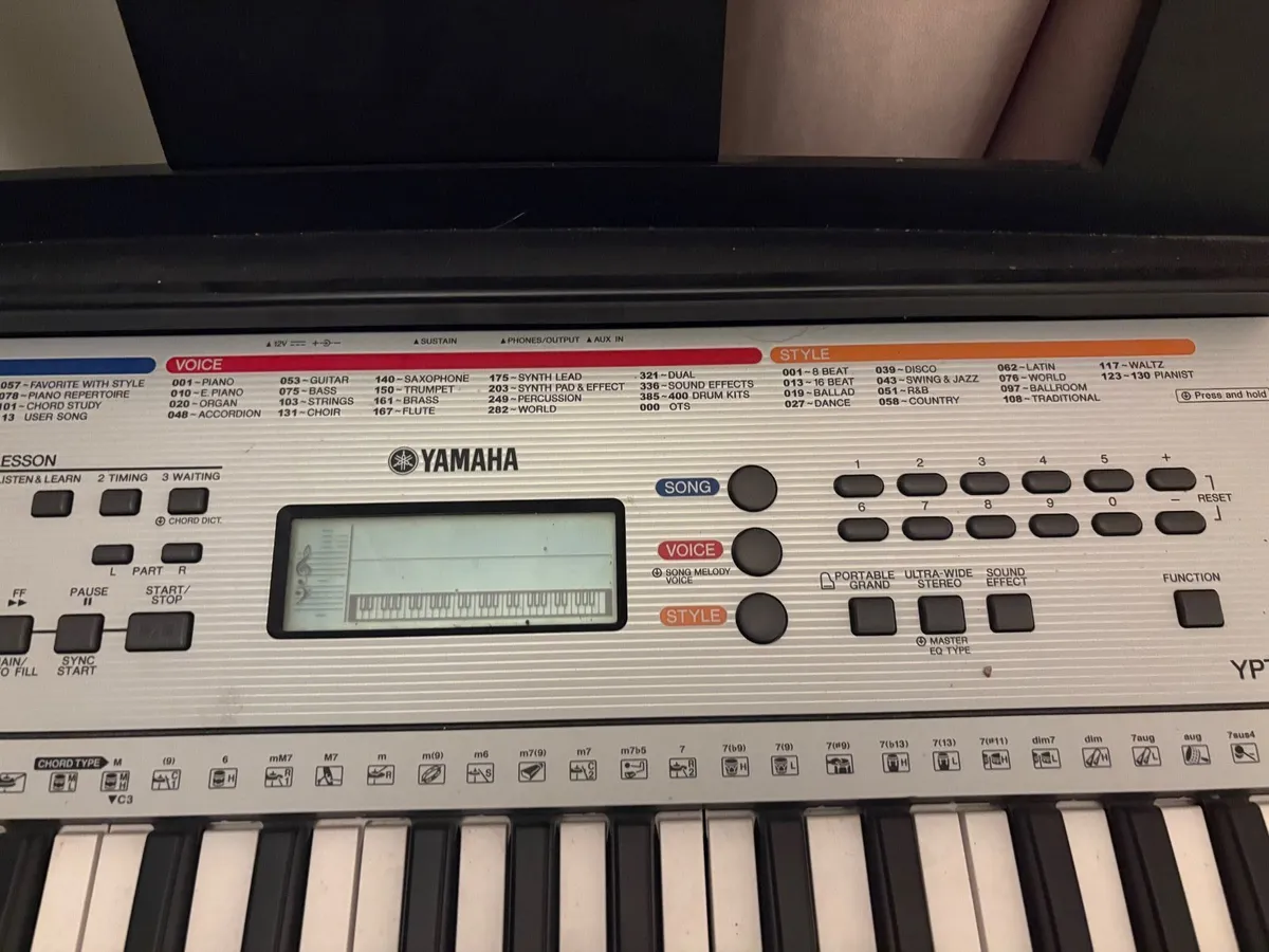 Yamaha keyboard - Image 2