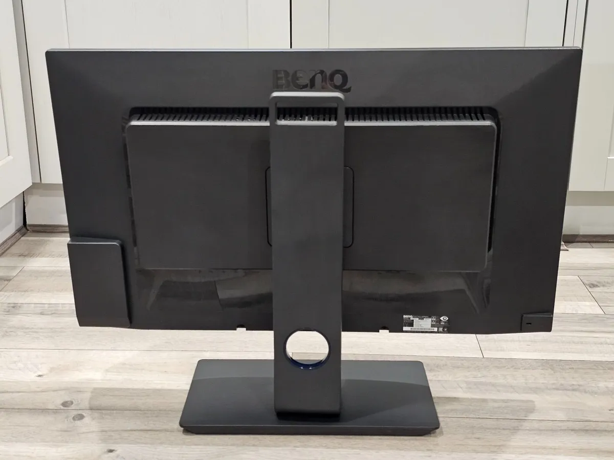BenQ PD3200U 32" 4K UHD Designer Monitor - Image 4