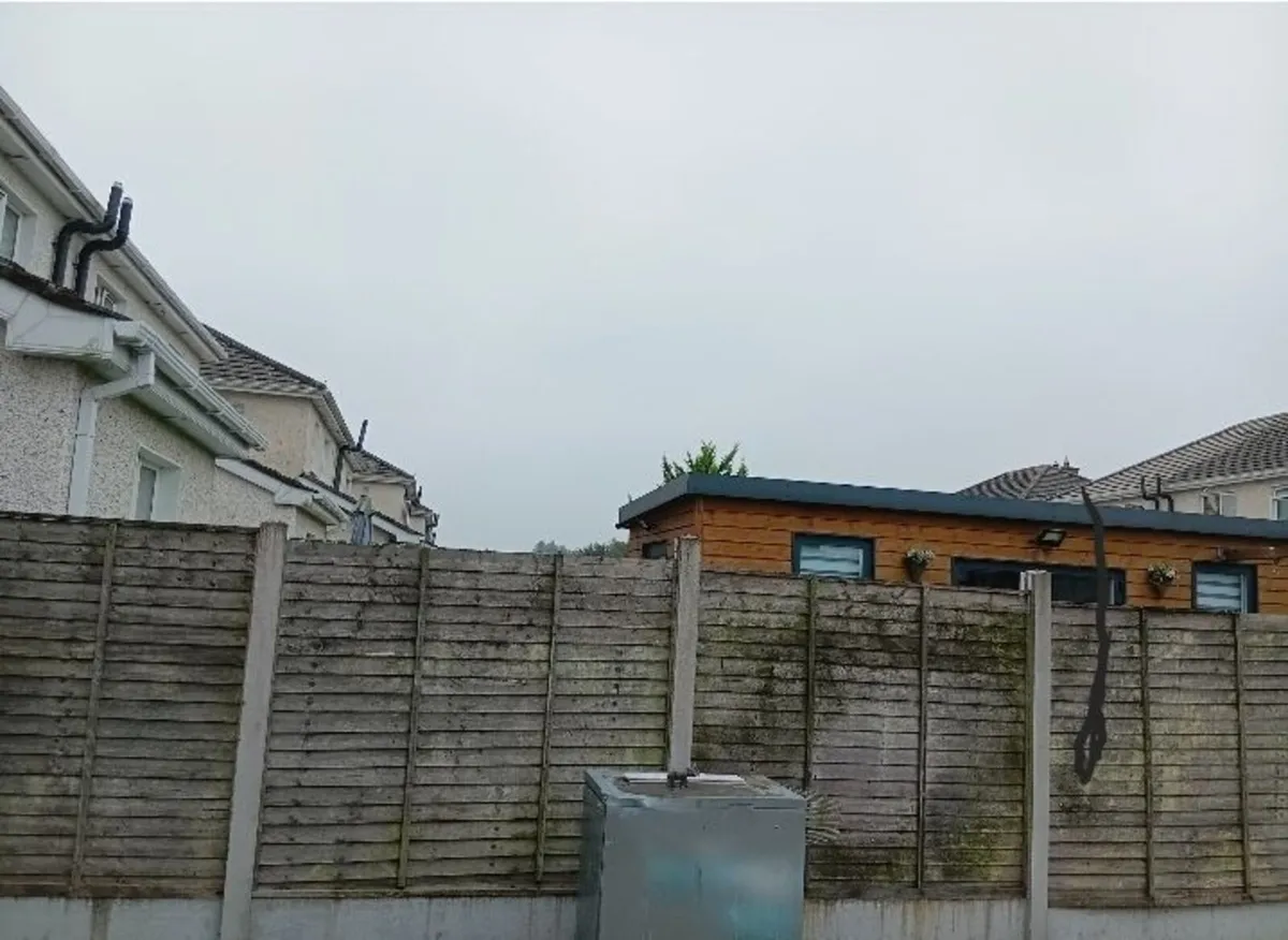 Composite pannel fencing and installation - Image 3