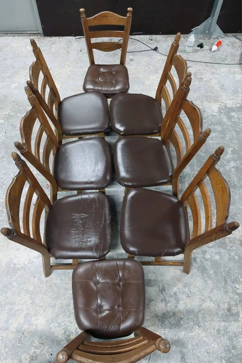 Dining table and 8 chairs - Image 3