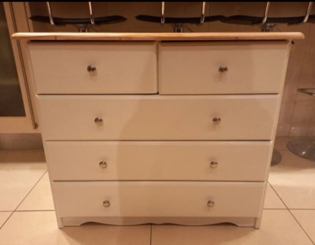 Chest of drawers - Image 1