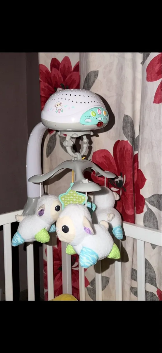 Cot Mobile With Remote - Image 1