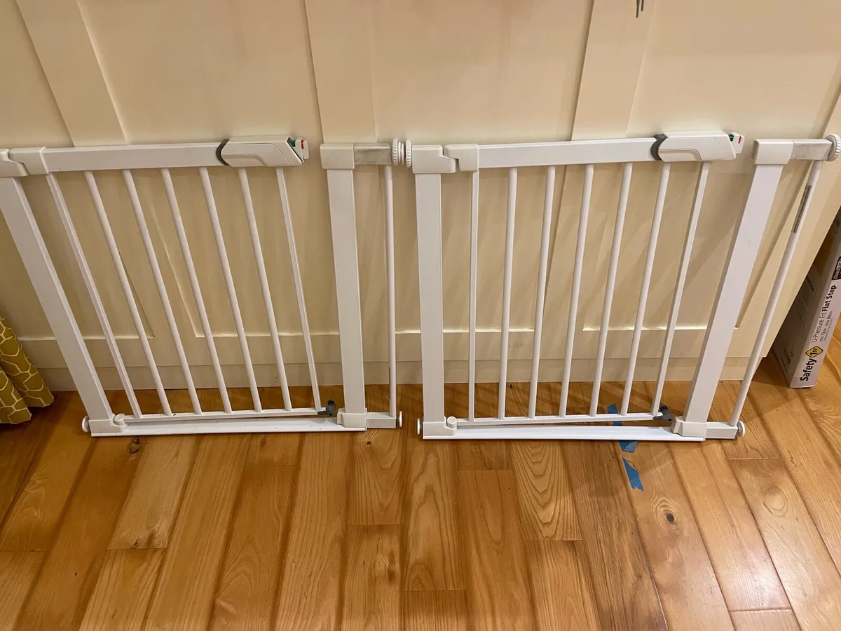 2 Stairs / door gates - Image 2