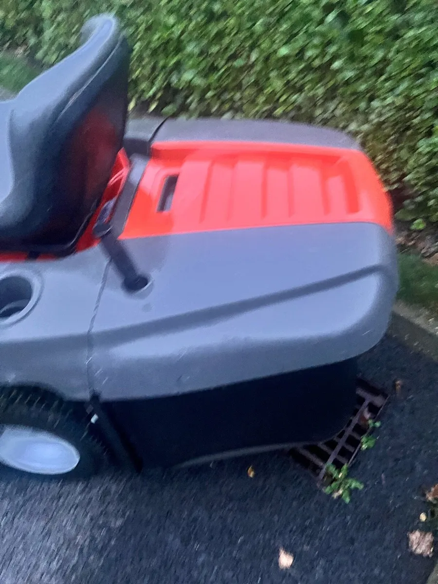 Husqvarna ride on mower - Image 3