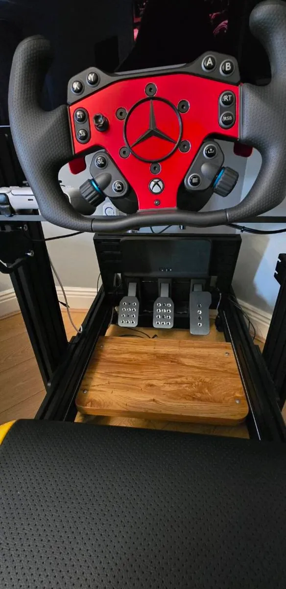 Logitech + GT Omega Sim Racing RIG + LG C4 42'' - Image 1