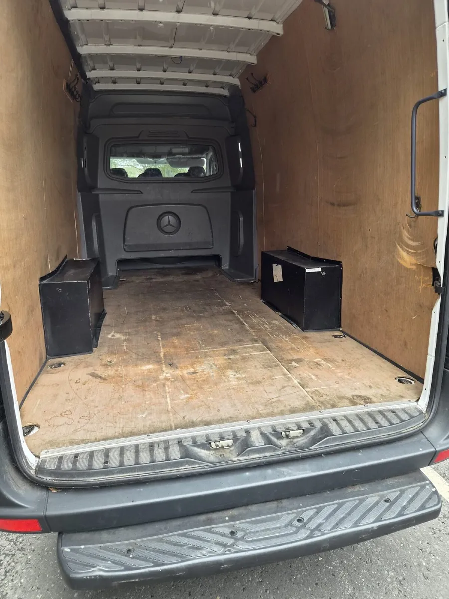 Mercedes-Benz Sprinter 2018 Crew Cab - Image 4