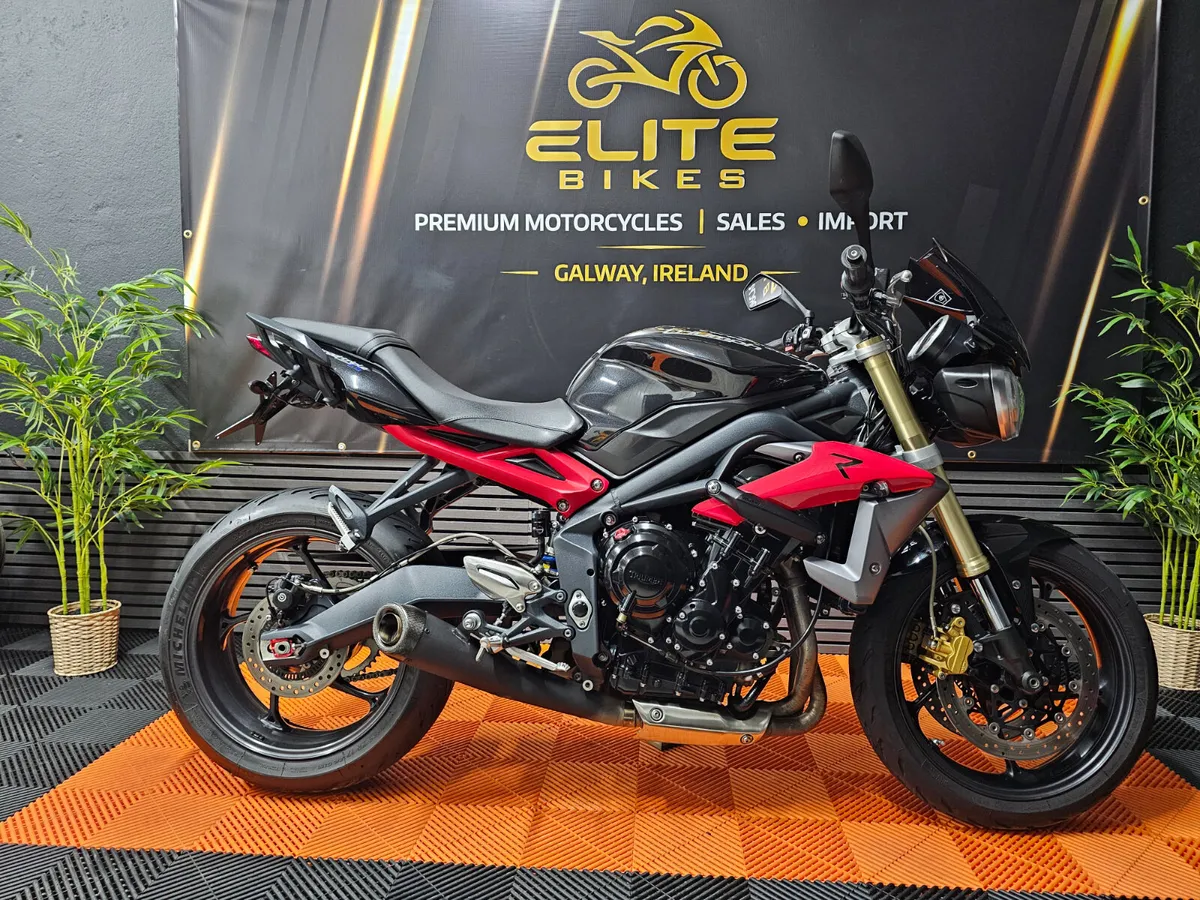 Triumph 675 R - Image 1