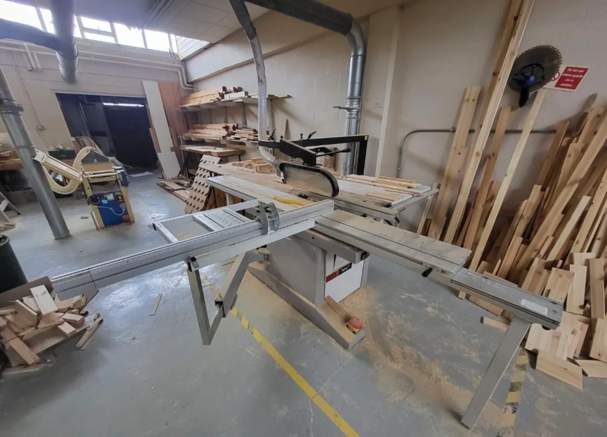 Ex school panel saw - Image 1