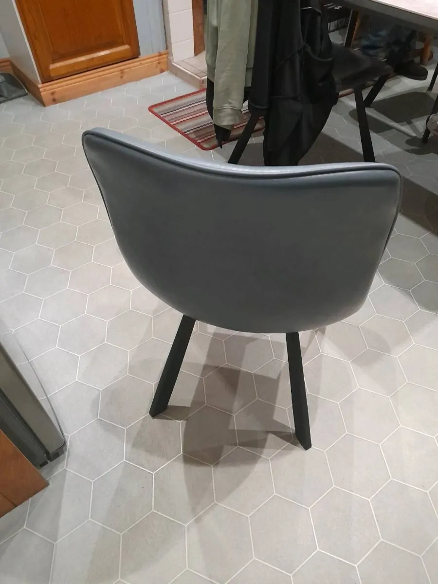 Kitchen chairs - Image 3