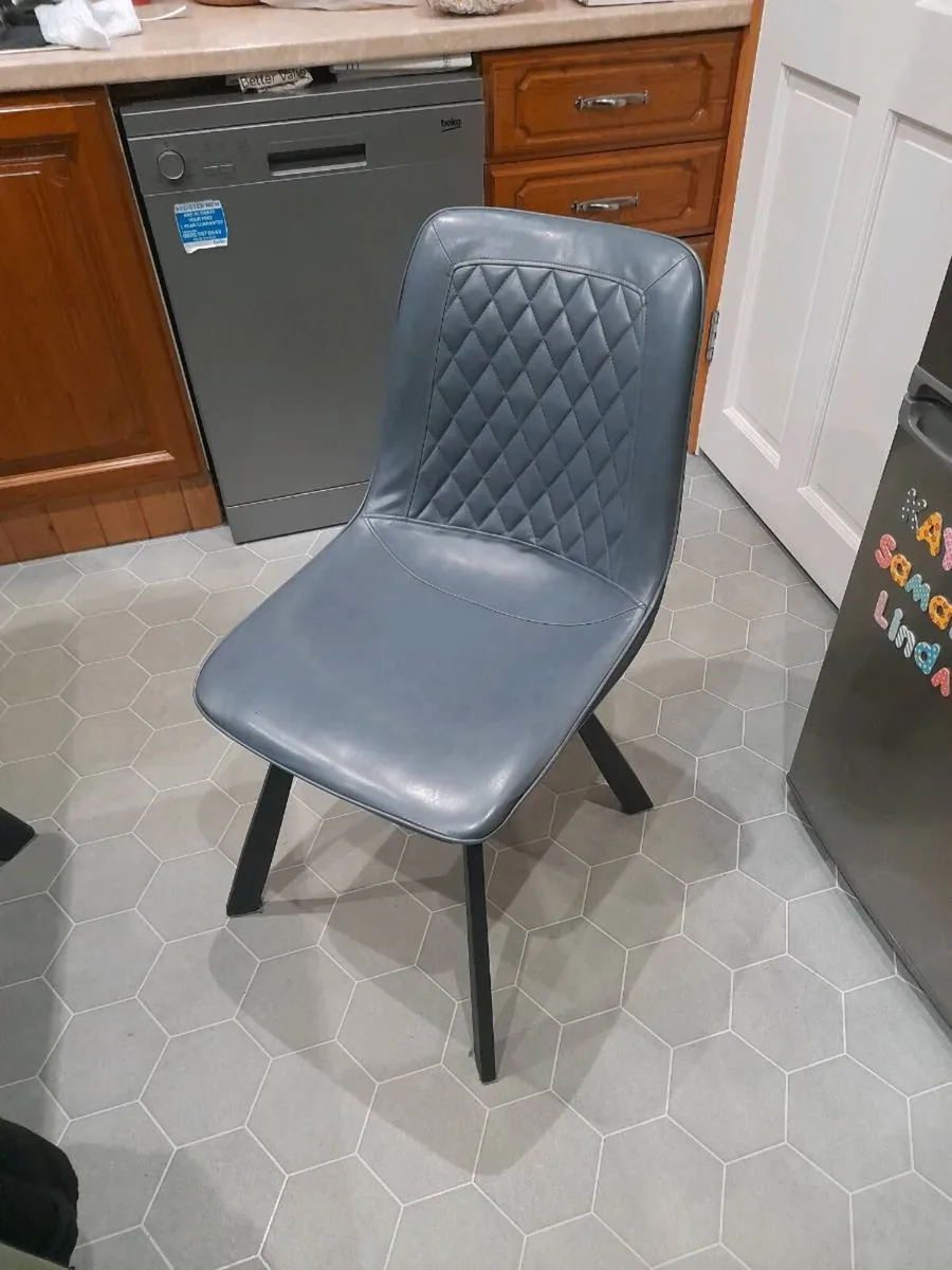 Kitchen chairs - Image 2