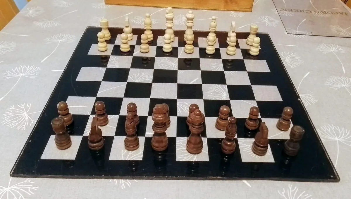 2 Chess sets  / 1 Board - Image 1
