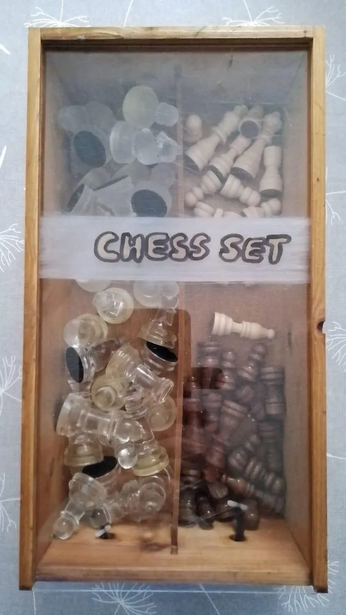 2 Chess sets  / 1 Board - Image 4