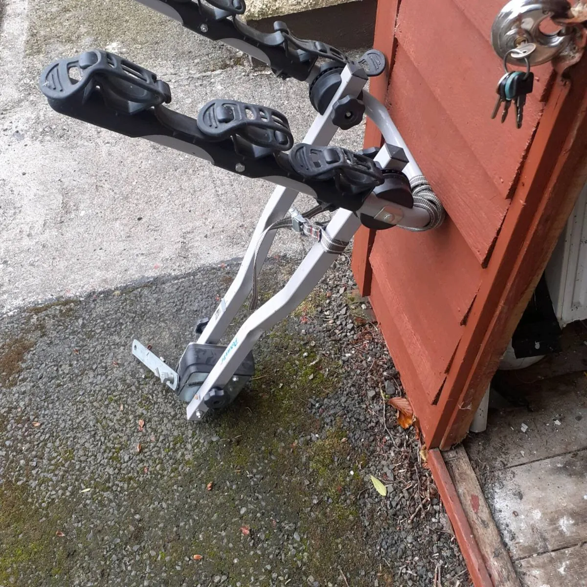 bicycle  carrier  3 bicycle fit  tow bar - Image 1