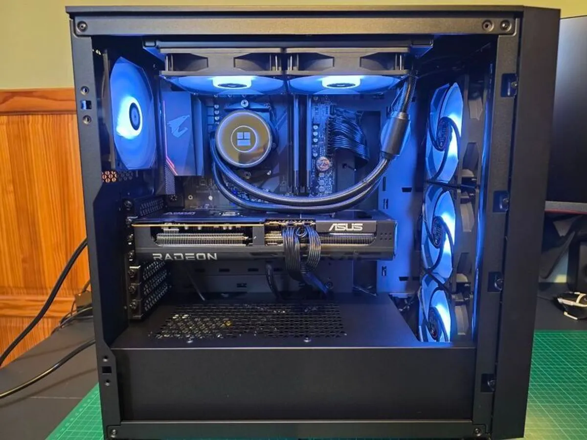 Ryzen 7 5700x3d / Asus Rx 9070 16gb / 32gb Ram / 1tb Nvme Gaming Pc - Image 1