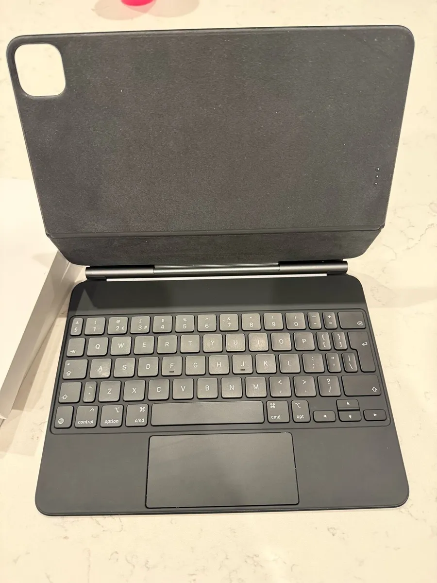 Apple iPad Magic Keyboard (Model A2261) – Black - Image 3