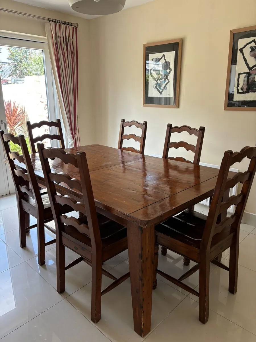 Dining table & 6 chairs - Image 1