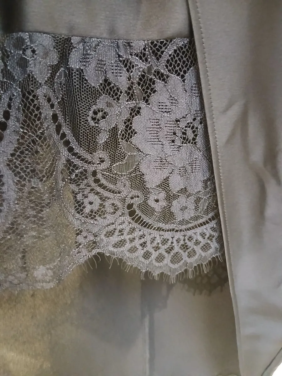Ladies dress - Image 3
