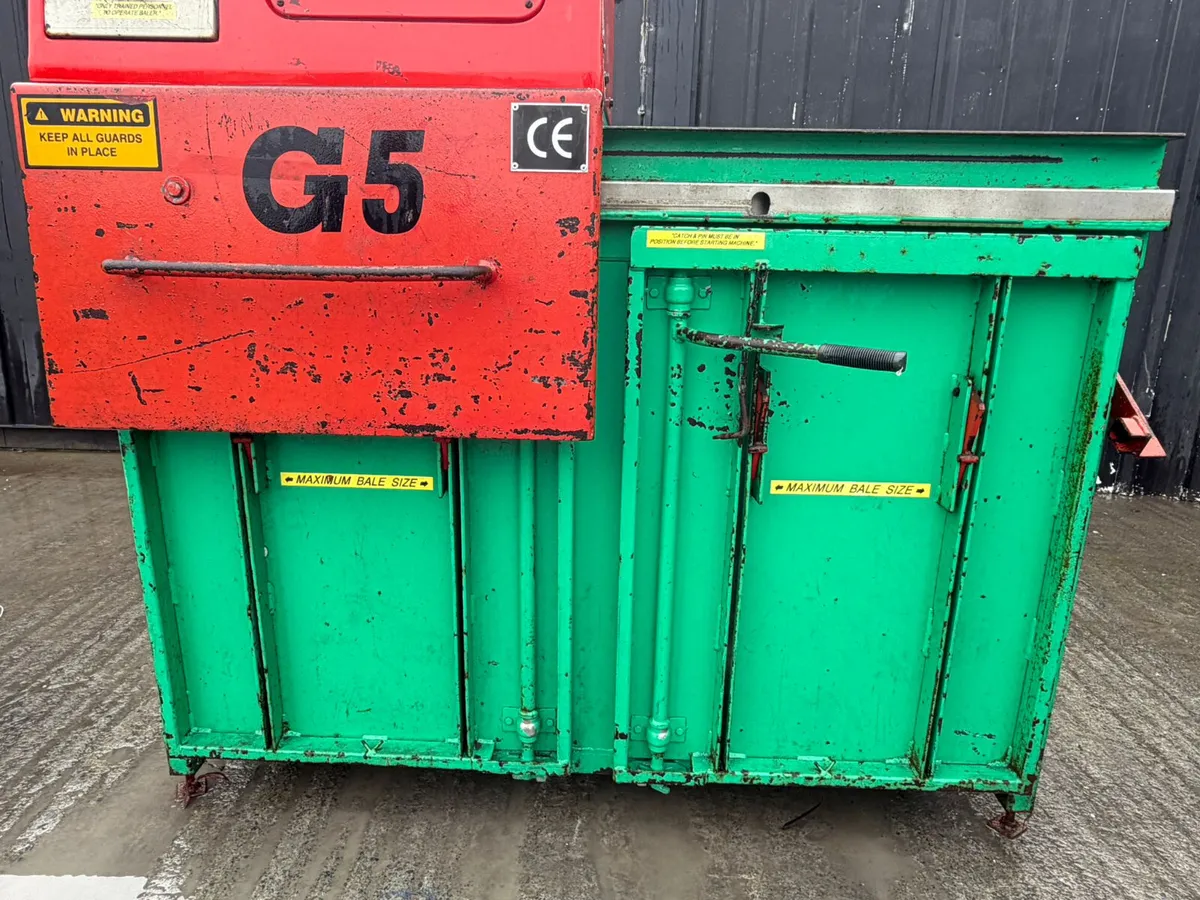 Gradeall G5 Twin Chamber Waste Baler - Image 4