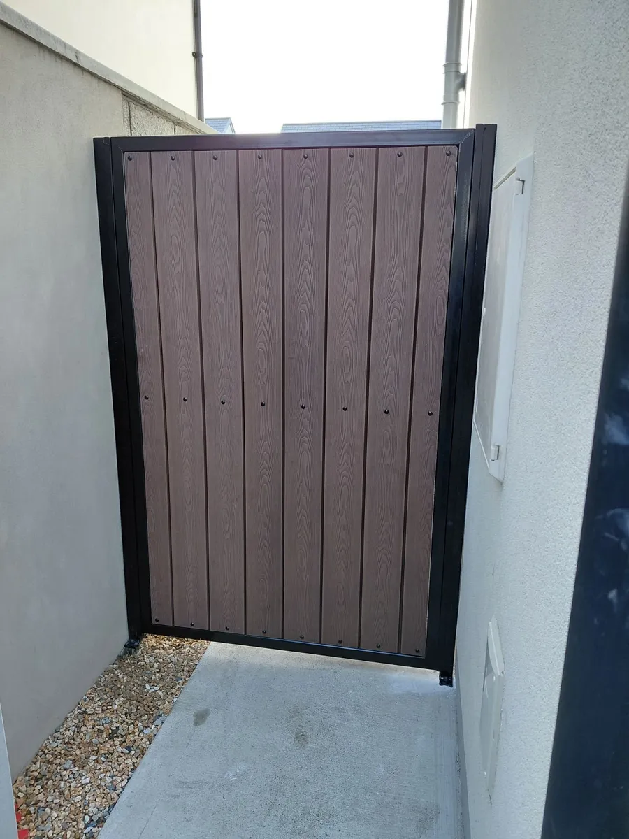 Side entry and house gates - Image 4