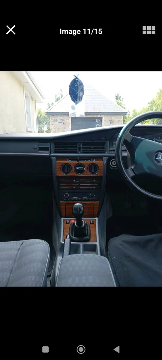 Mercedes 190E 2.0 - Image 2