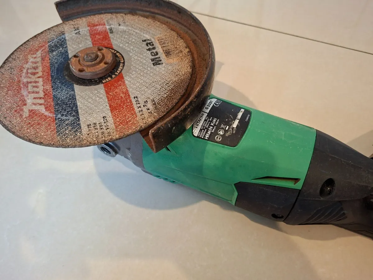 Hitachi G 23ST 230mm Angle Grinder 110v - Image 3
