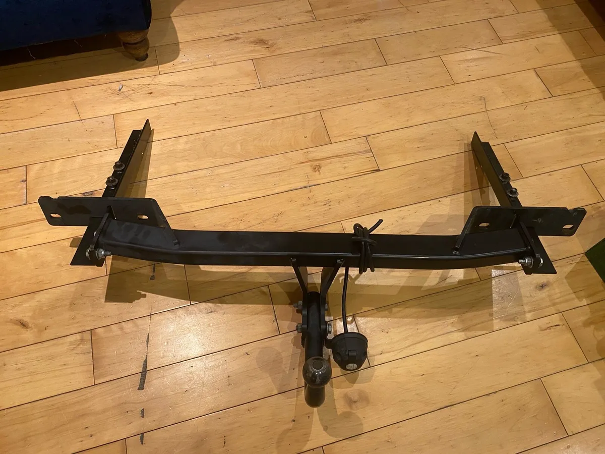 Insignia towbar - Image 2