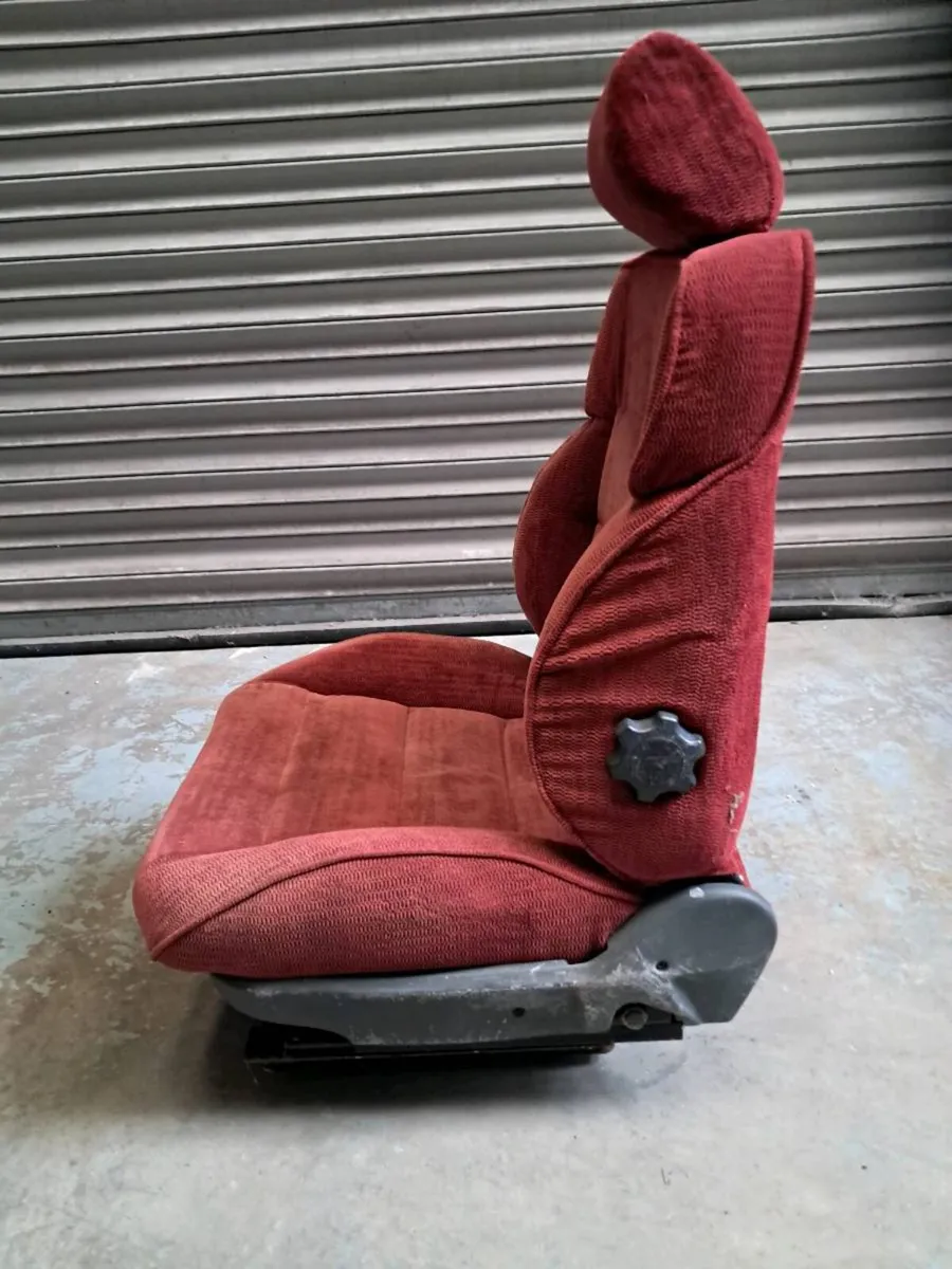 Swivel Seats - Image 1