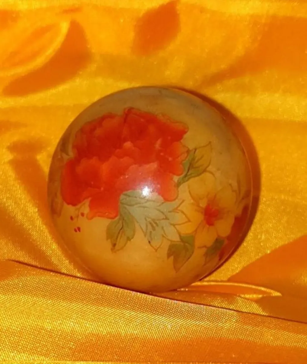 Vintage Italian Alabaster Paperweight Hand Painted - Image 3