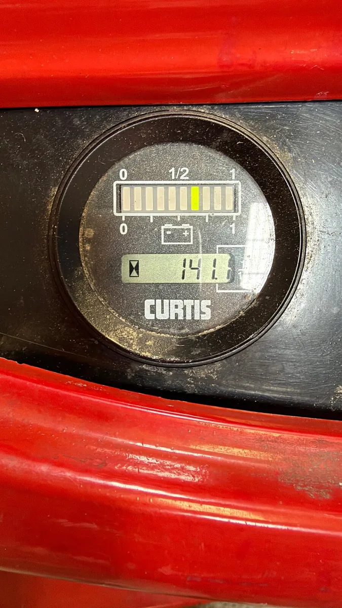 EP/Quintruck 3.6m walkie stacker - New Battery - Image 4