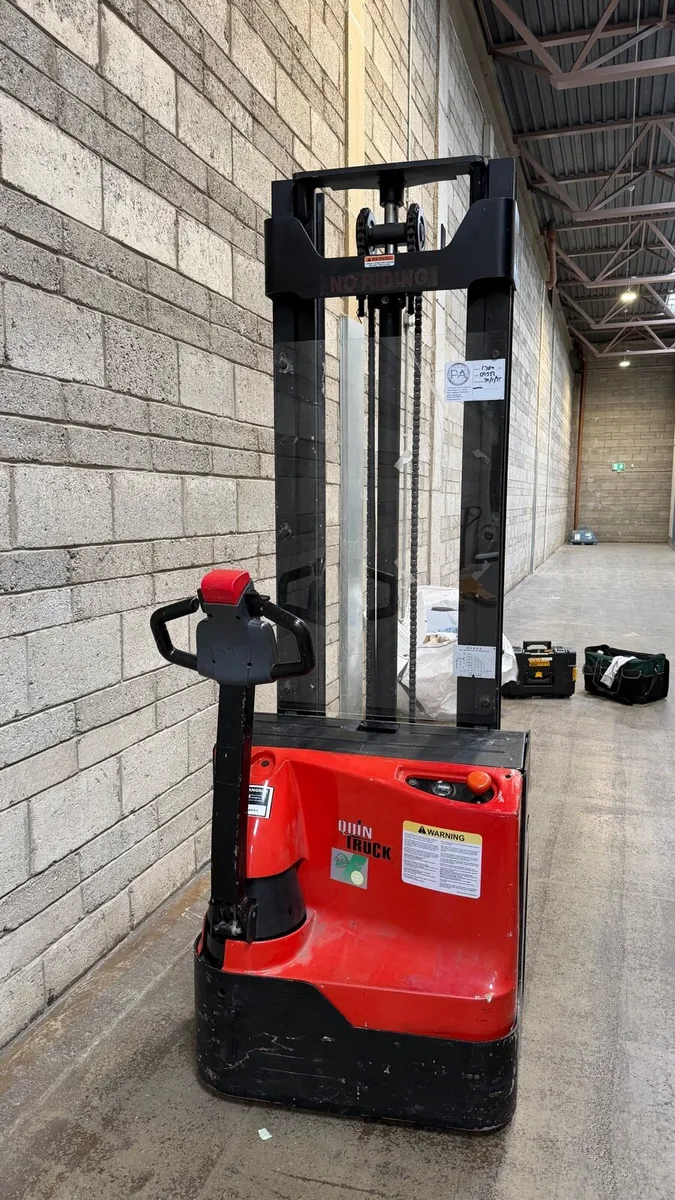 EP/Quintruck 3.6m walkie stacker - New Battery - Image 1