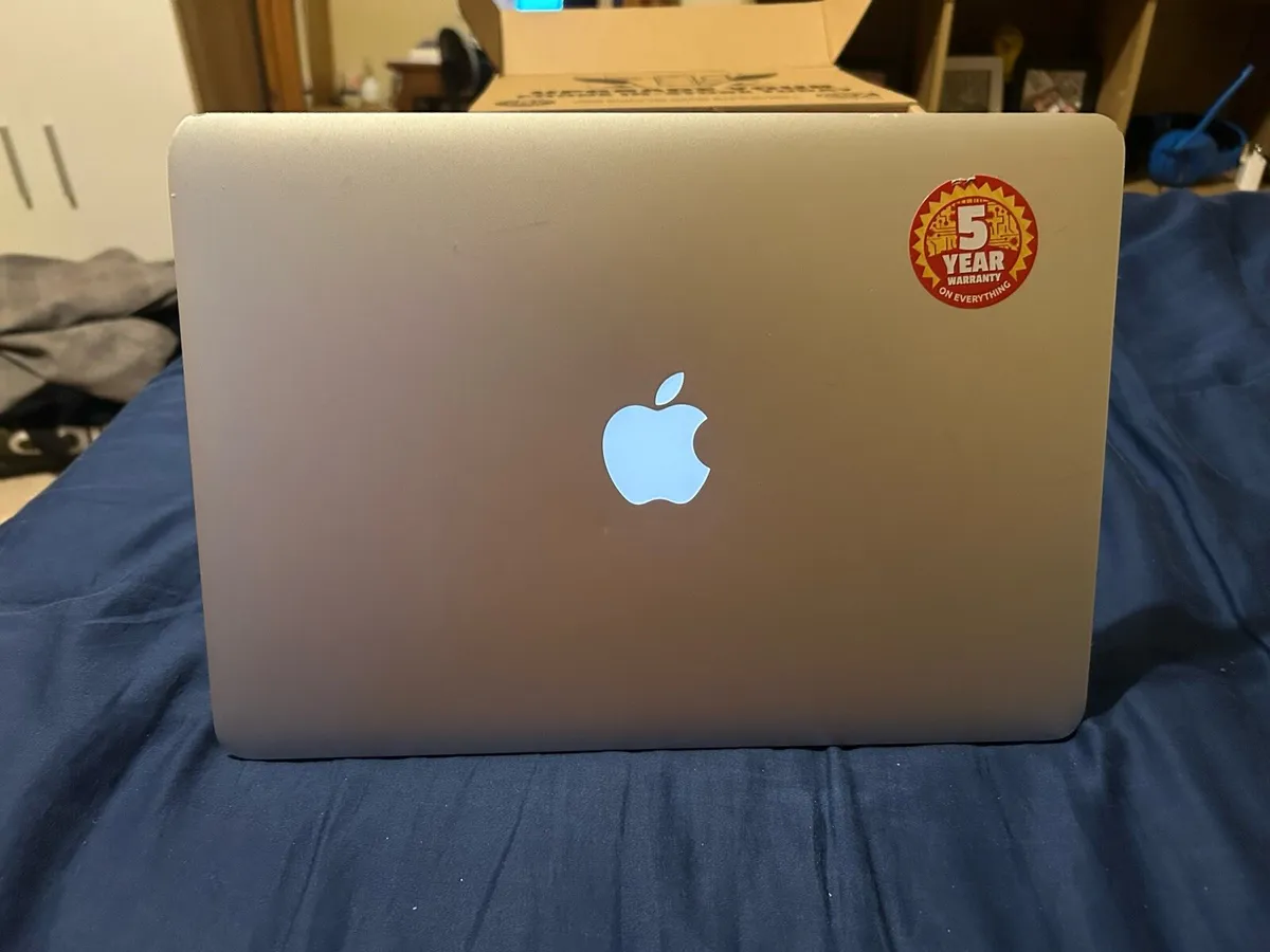 Apple McBook Air 13” Core i7, 8GB RAM, 128 GB - Image 4