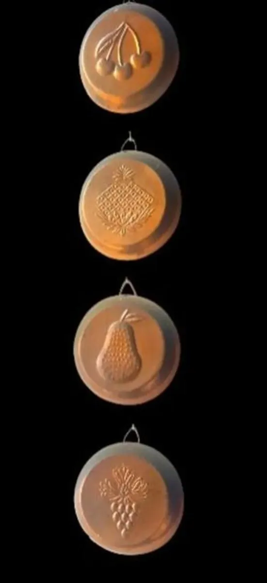 Set of 4 Vintage Copper-Effect Fruit Moulds - Image 4