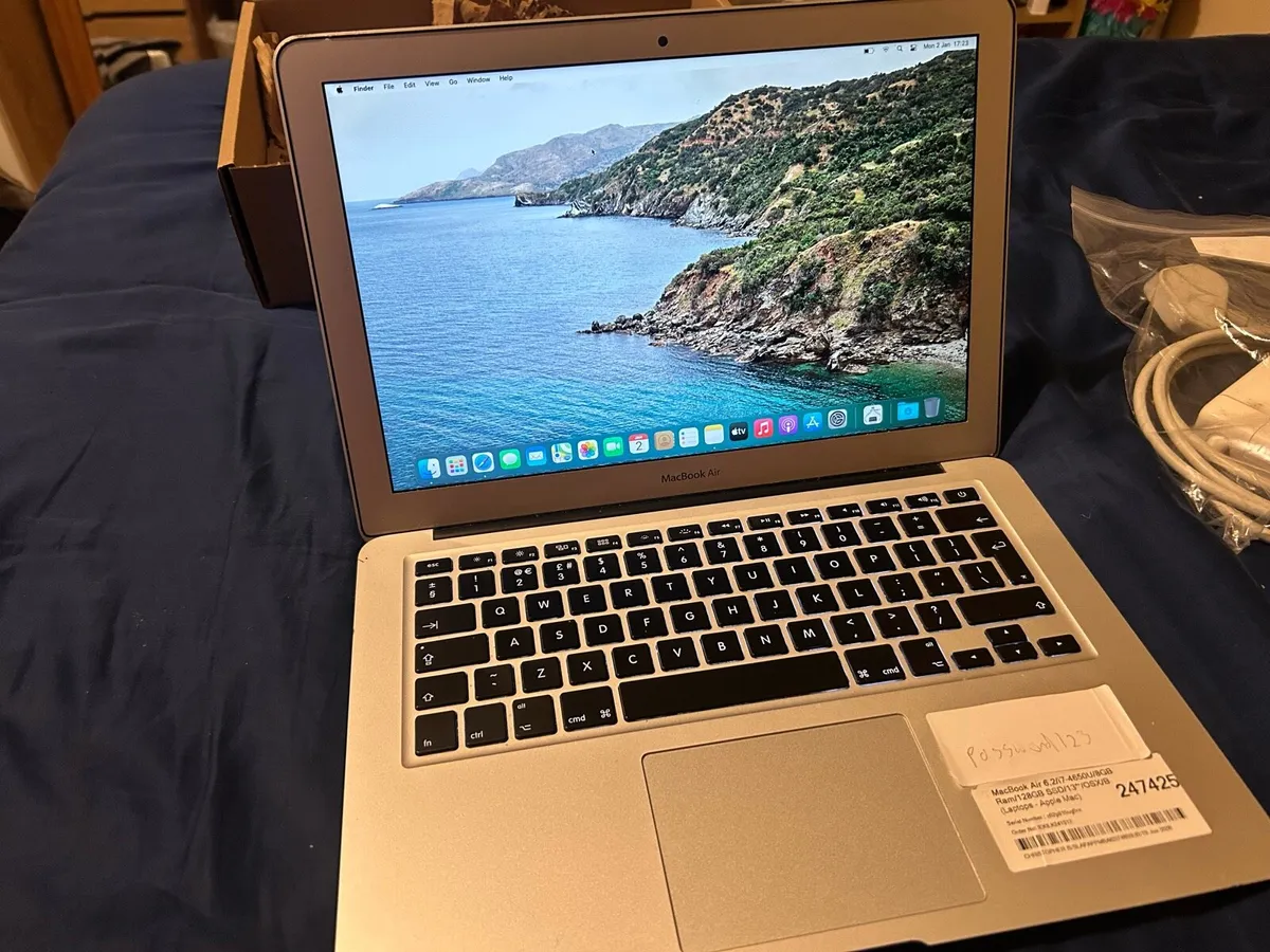 McBook Air + Ipad - Image 4