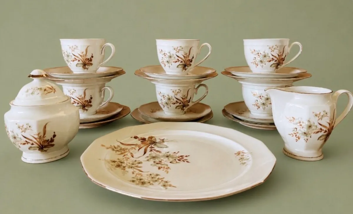 1970s 21 piece Vintage tea set