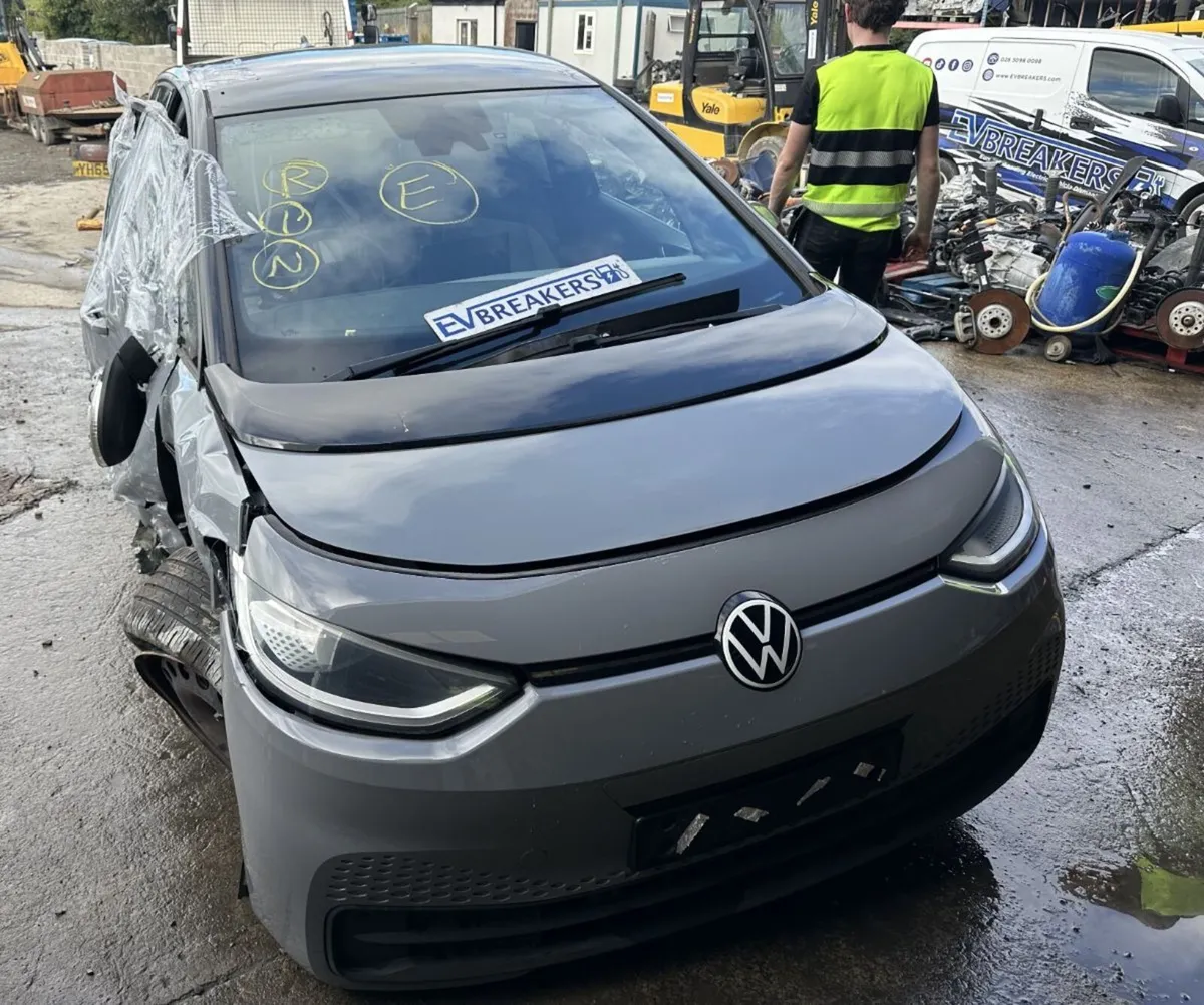 VOLKSWAGEN ID3 FOR BREAKING - Image 2