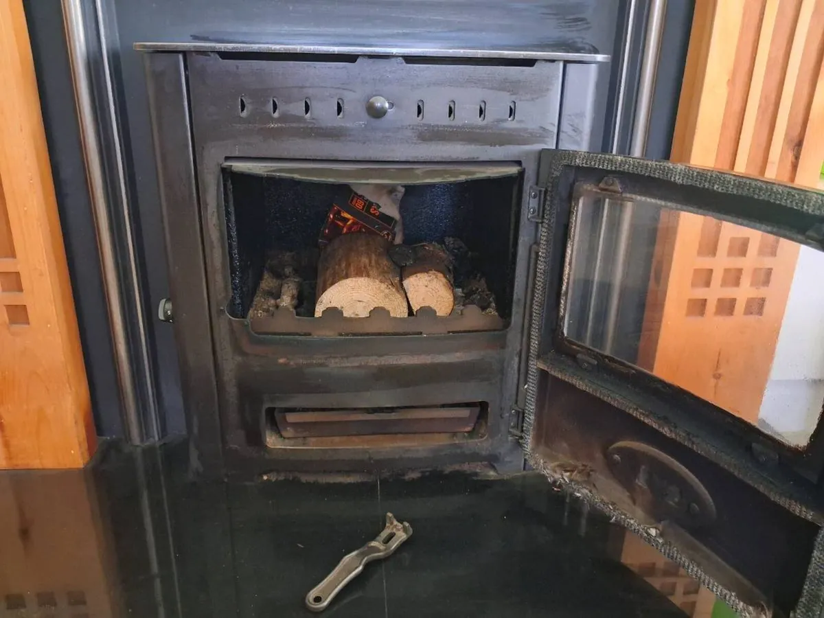 Stratford insert stove - Image 2