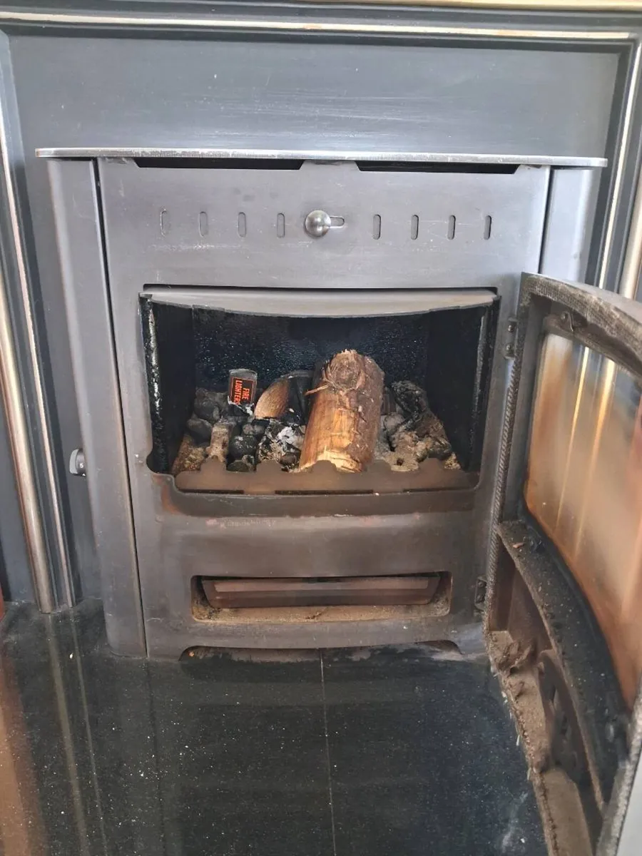 Stratford insert stove - Image 4